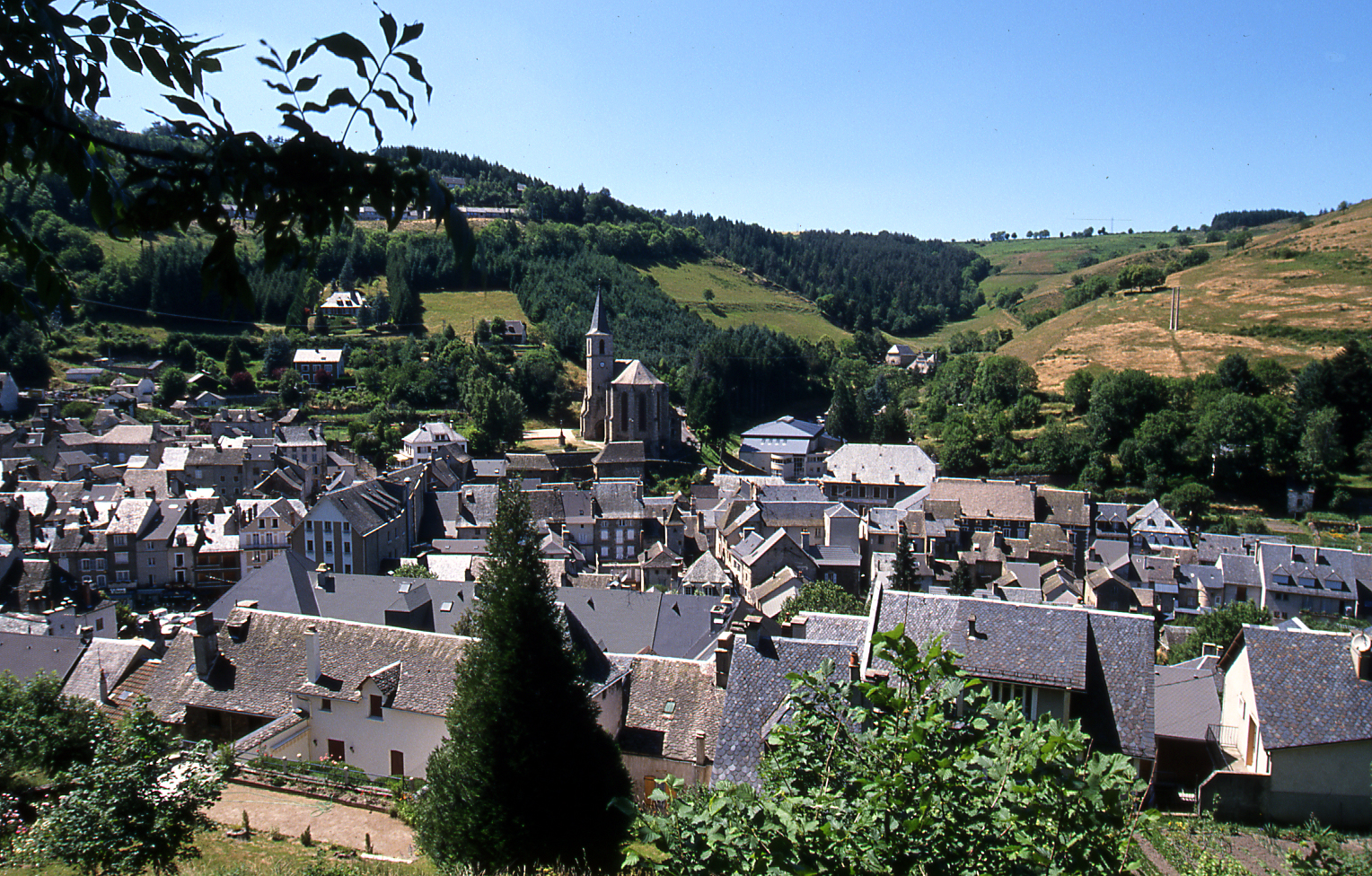 Village de Chaudes Aigues dans le Cantal