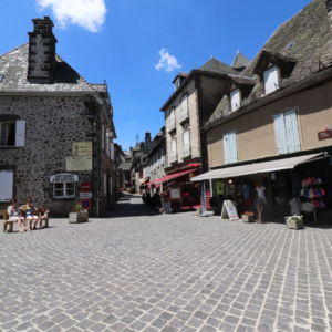 Rue pavée de Salers